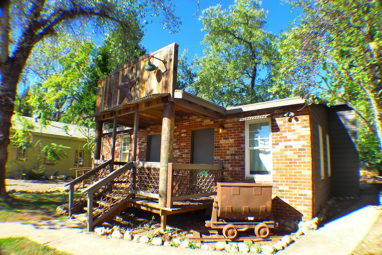 Miner'S Camp Motel Foresthill Ngoại thất bức ảnh