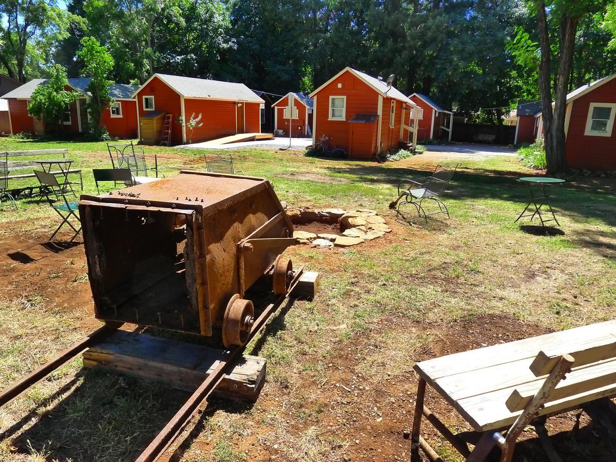 Miner'S Camp Motel Foresthill Ngoại thất bức ảnh
