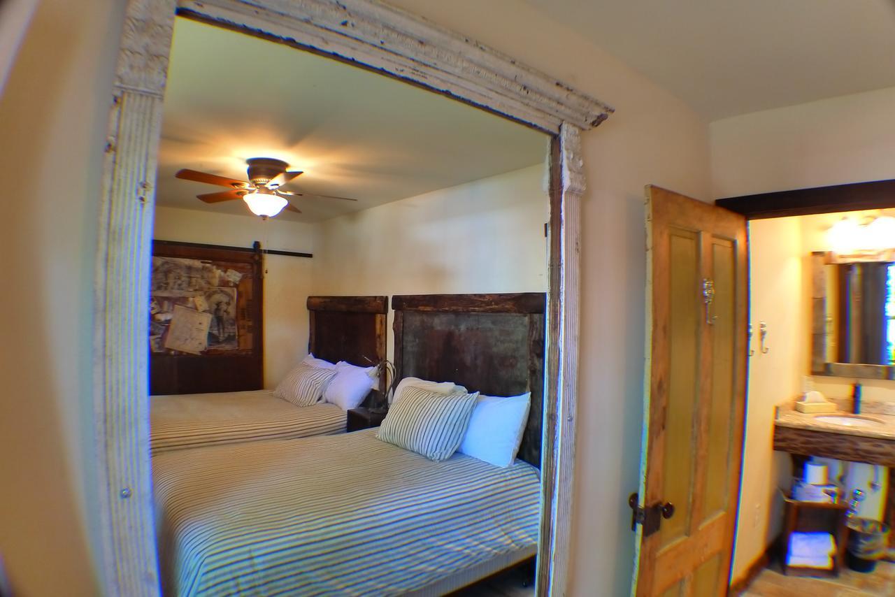 Miner'S Camp Motel Foresthill Ngoại thất bức ảnh