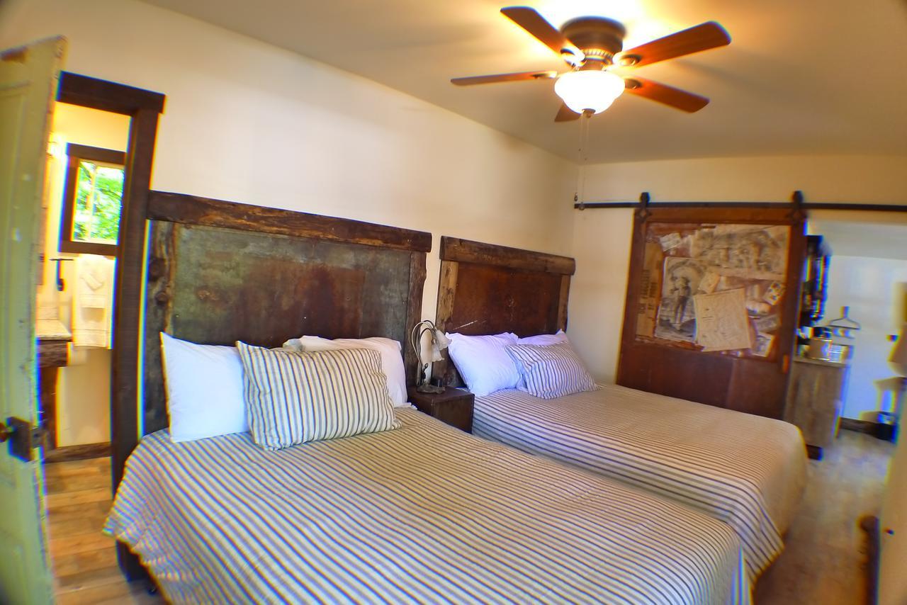 Miner'S Camp Motel Foresthill Ngoại thất bức ảnh