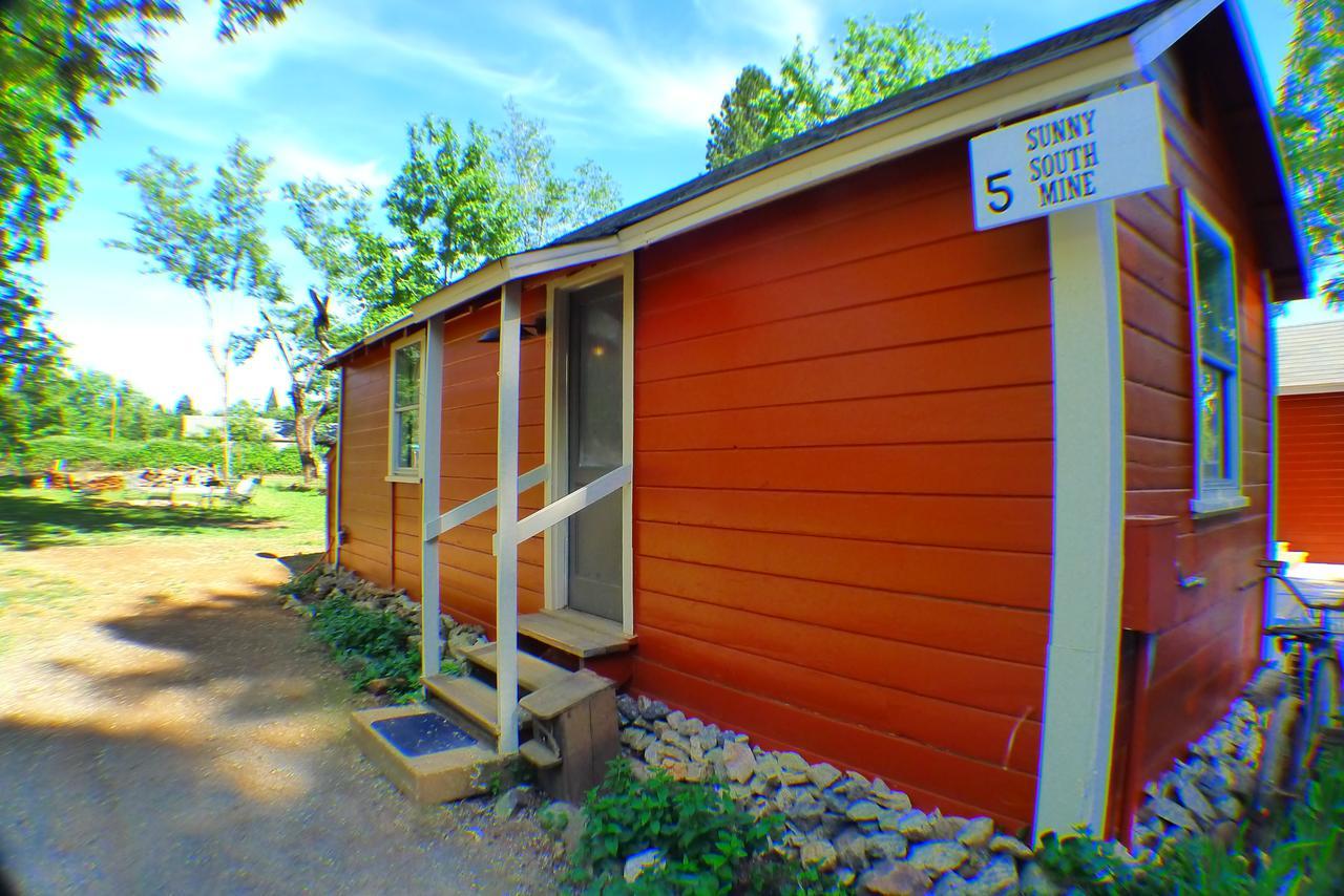 Miner'S Camp Motel Foresthill Ngoại thất bức ảnh